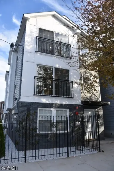 636 S 10th St, Newark, NJ 07108 - #1