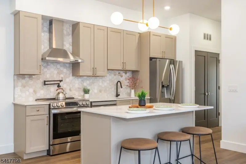 21 Lincoln Park #203, Newark, NJ 07102 - #3