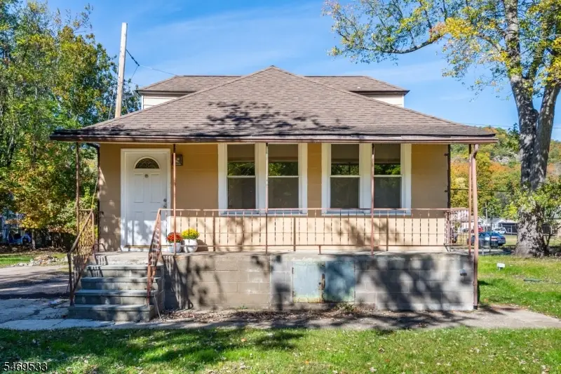 18 Riverside Dr, Oakland, NJ 07436 - #1