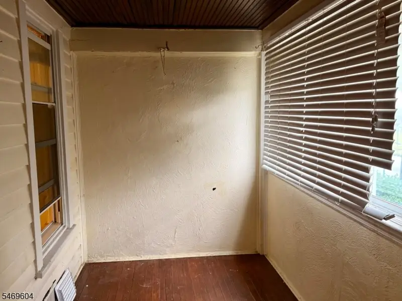 267 S 18th St #1, Newark, NJ 07103 - #2