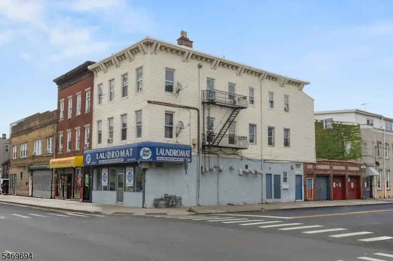 169 3rd St, Elizabethport, NJ 07206 - #1