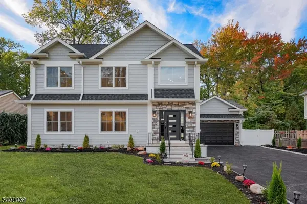 17 Blake Dr, Clark Twp., NJ 07066