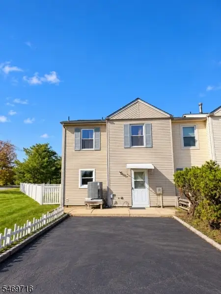 124 Redbud Rd, Piscataway, NJ 08854 - #1