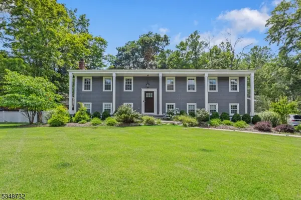 9 Glen Gray Rd, Oakland Boro, NJ 07436
