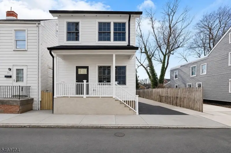 32 West St, Bordentown, NJ 08505 - #2
