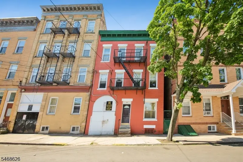 101 Warwick St, Newark, NJ 07105 - #1