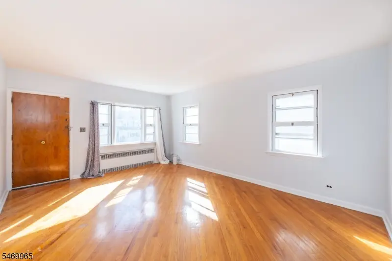 303-305 Eastern Pkwy, Newark, NJ 07106 - #3