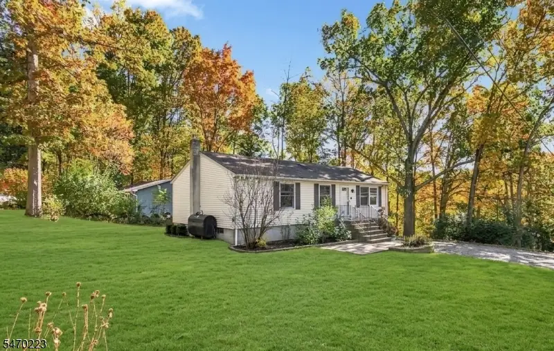 25 Essex Rd, Wantage, NJ 07461 - #3