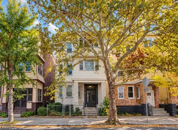 834 S 16th St, Newark City, NJ 07108