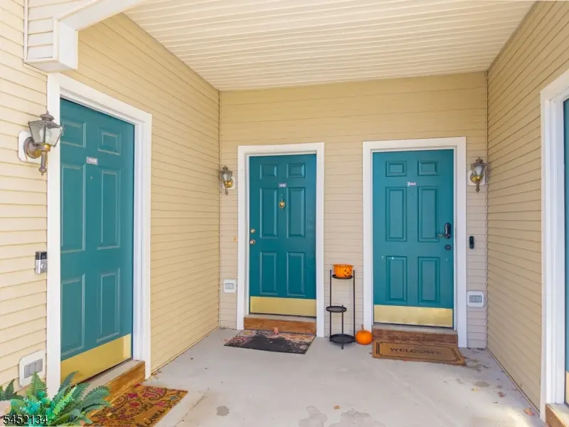 1008 Robin Ct, Dunellen, NJ 08812 - #2