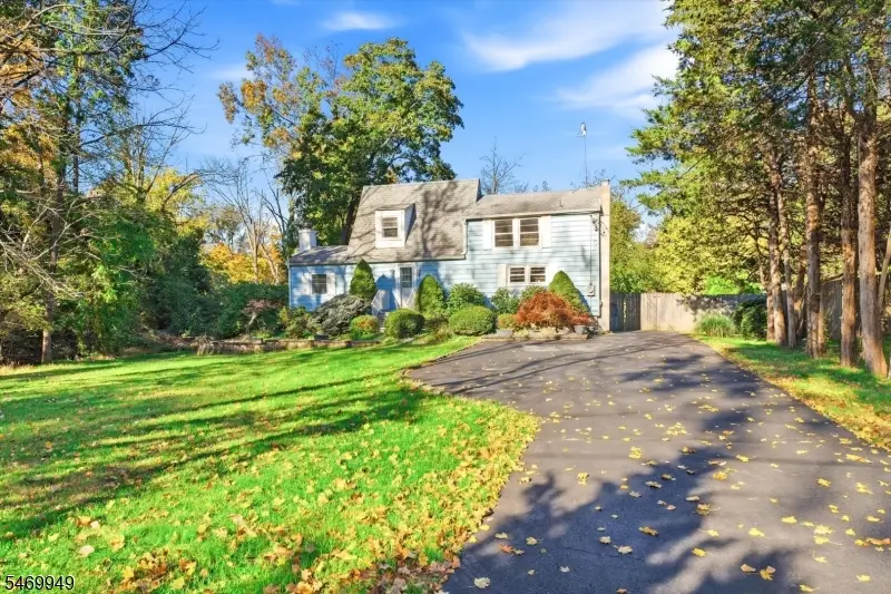 32 Vermont Ave, Franklin Park, NJ 08823 - #1