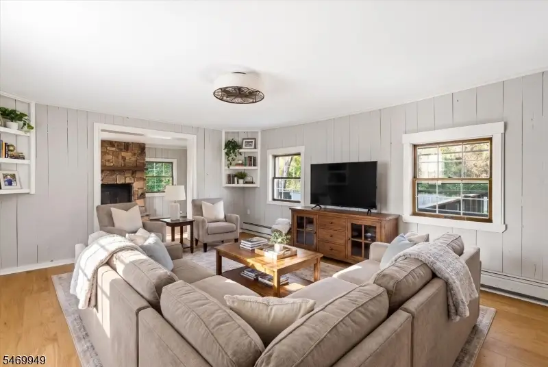 32 Vermont Ave, Franklin Park, NJ 08823 - #3