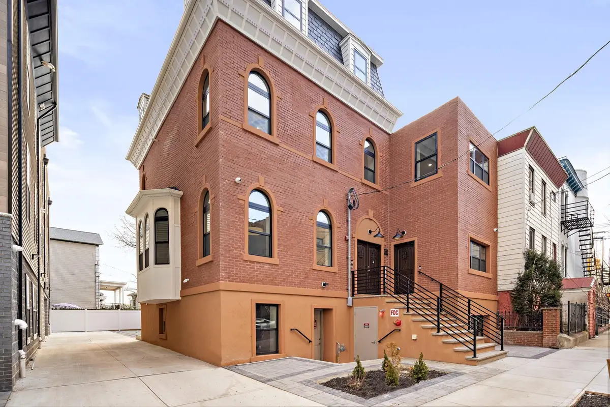 133 CLIFTON PL #TH3, Jersey City, NJ 07304 - Image #1