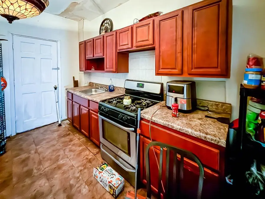 129 CLERK ST, Jersey City, NJ 07305 - Image #2