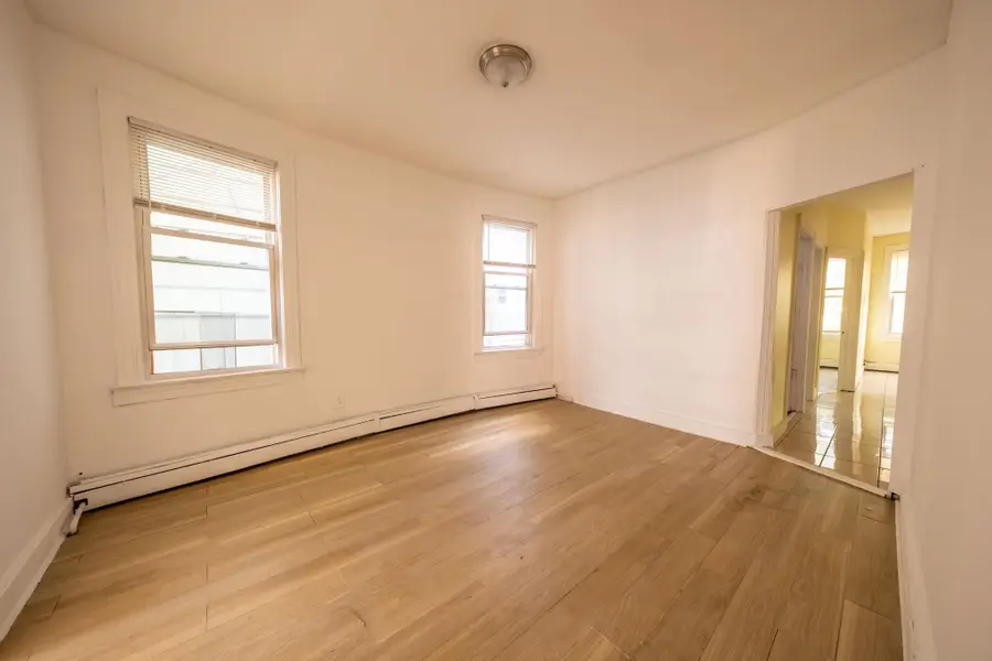 136 WOODLAWN AVE, Jersey City, NJ 07305 - Image #2