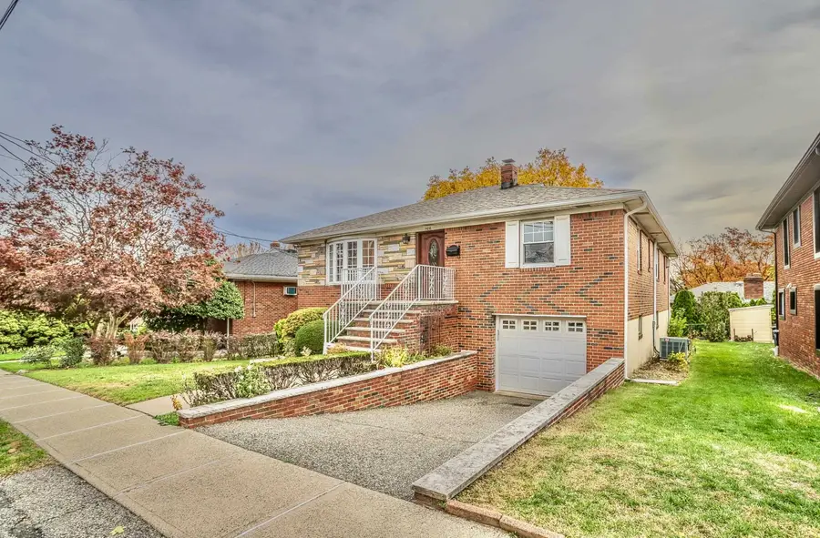 1106 KESWICK PL, Fort Lee, NJ 07024 - Image #2