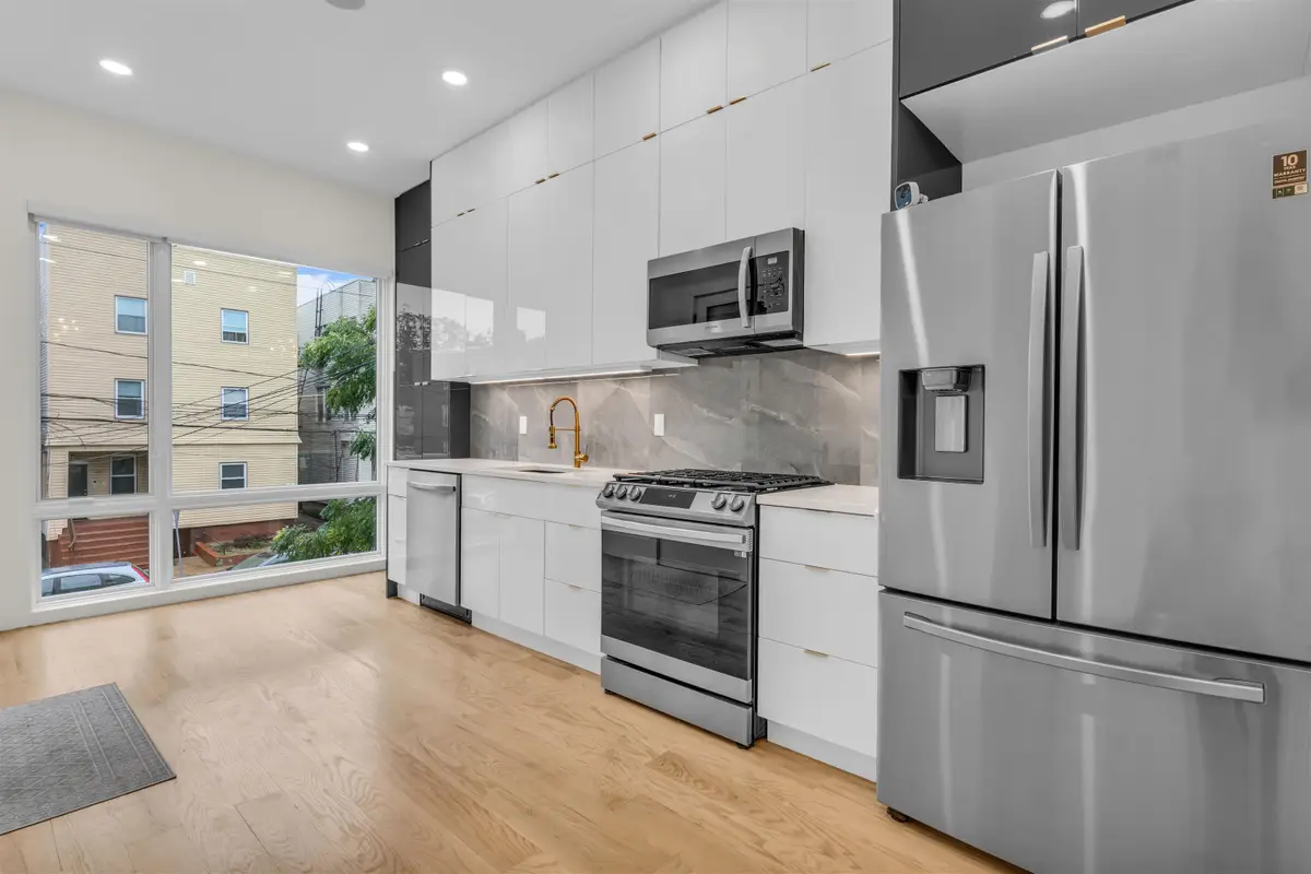 20 VAN NOSTRAND AVE #1, Jersey City, NJ 07305-4019 - Image #1