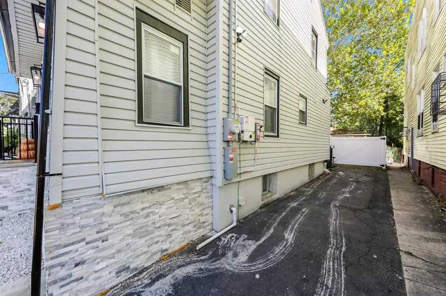 170 CLINTON PL, Newark, NJ 07112 - Image #3