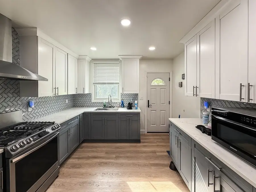 145 EGE AVE, Jersey City, NJ 07304 - Image #3