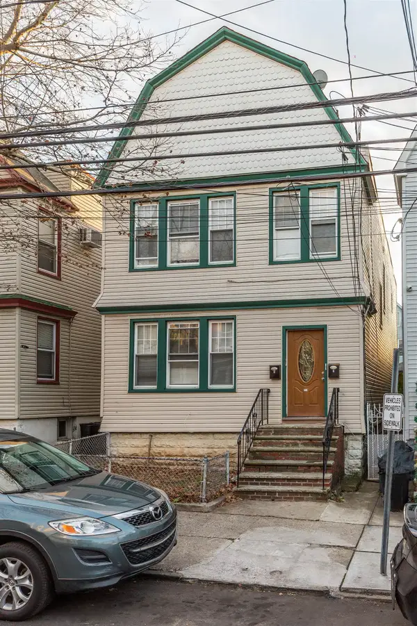 231 GRANT AVE, JC, Greenville, NJ 07305