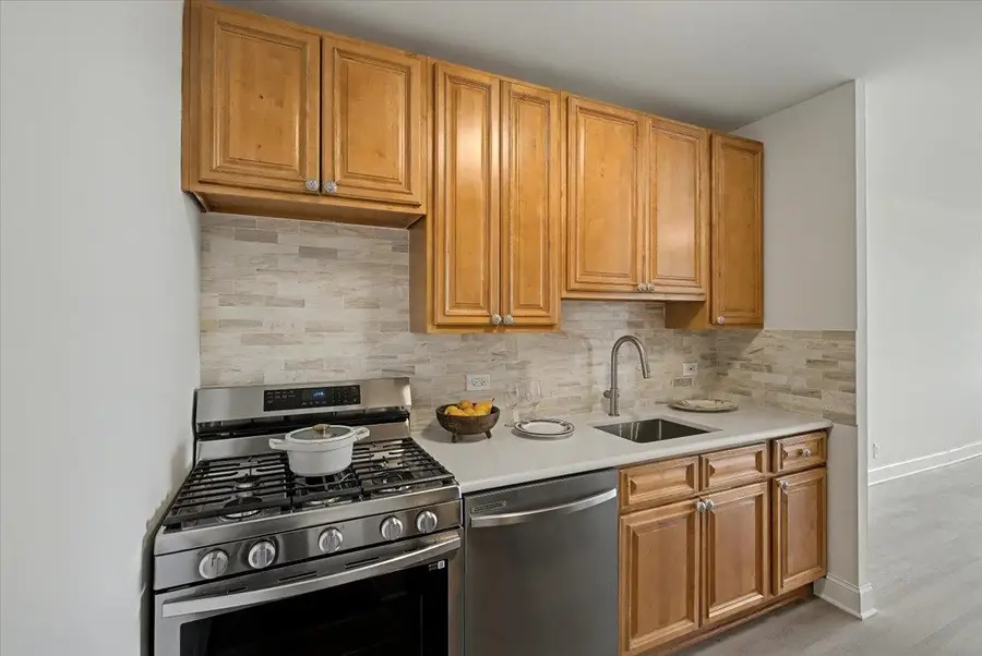 7002 BLVD EAST #8C, Guttenberg, NJ 07093 - Image #3