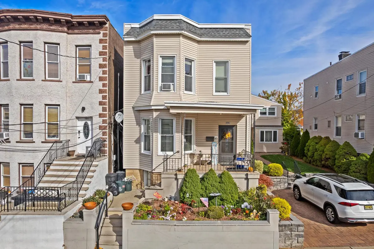 162 HUBER ST, Secaucus, NJ 08094-4222 - Image #1