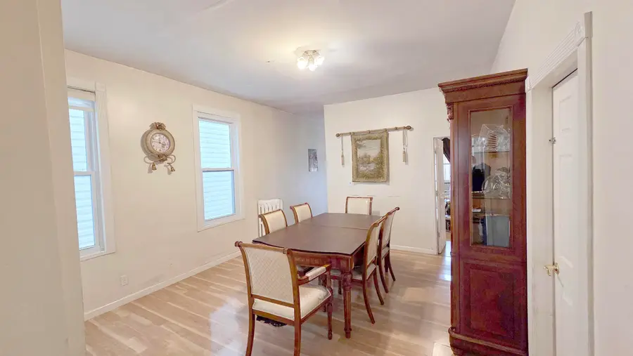 164 BAYVIEW AVE, Jersey City, NJ 07305 - Image #3