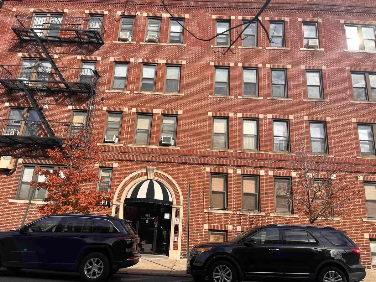 680 KENNEDY BLVD #301, Bayonne, NJ 07002 - Image #1