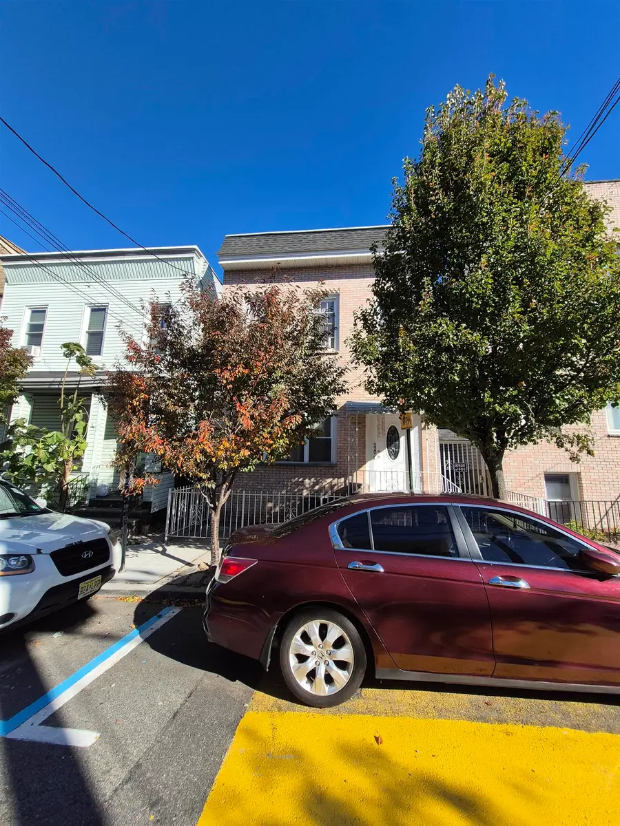 520 42ND ST, Union City, NJ 07087-0000 - Image #2