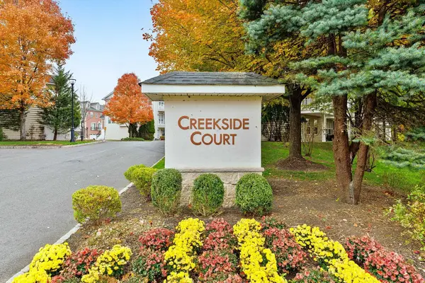 27 CREEKSIDE COURT, Secaucus, NJ 07094