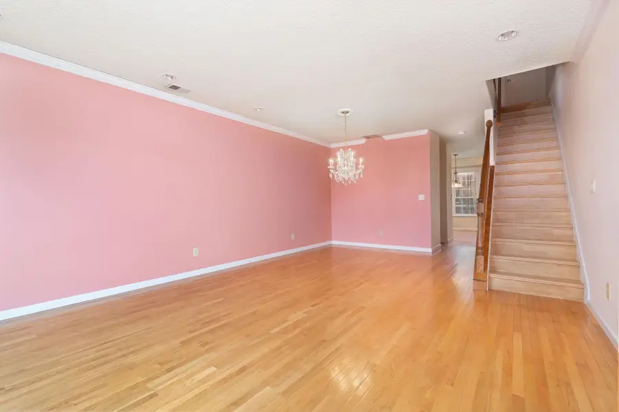 112 COTTONWOOD ST, Jersey City, NJ 07305 - Image #3