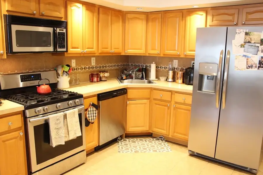 210 ADAMS ST #2, Hoboken, NJ 07030 - Image #3