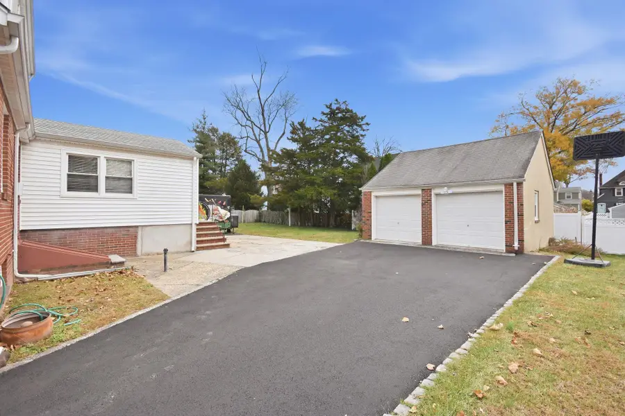 2060 MOUNTAIN AVE, Scotch Plains, NJ 07076 - Image #2