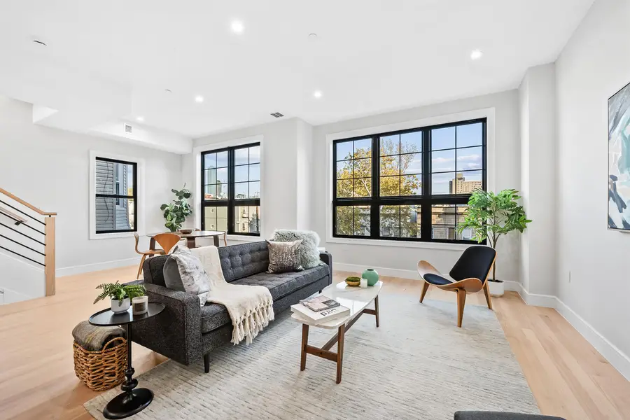 165 DELAWARE AVE #3, Jersey City, NJ 07306 - Image #2