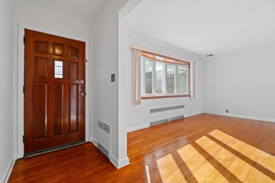 201 AVENUE B, Bayonne, NJ 07002-0000 - Image #3