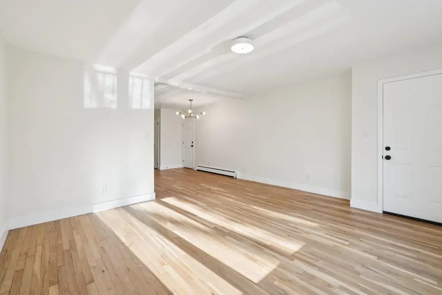 43 EDWARDS CT, Bayonne, NJ 07002 - Image #2