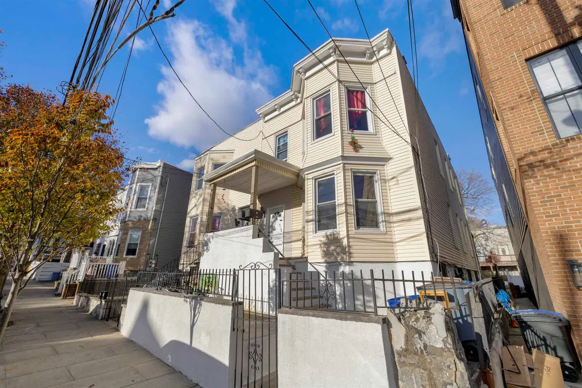 122 18TH ST, Union City, NJ 07087 - Image #1