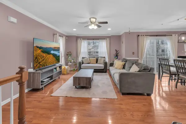 22 MARINA DR, Bayonne, NJ 07002