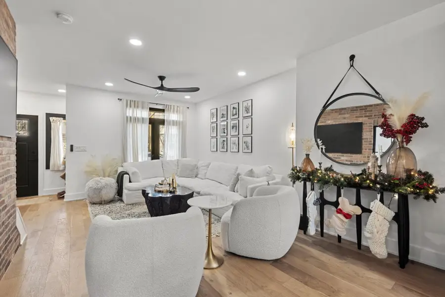 118 WEBSTER AVE, Jersey City, NJ 07307 - Image #3