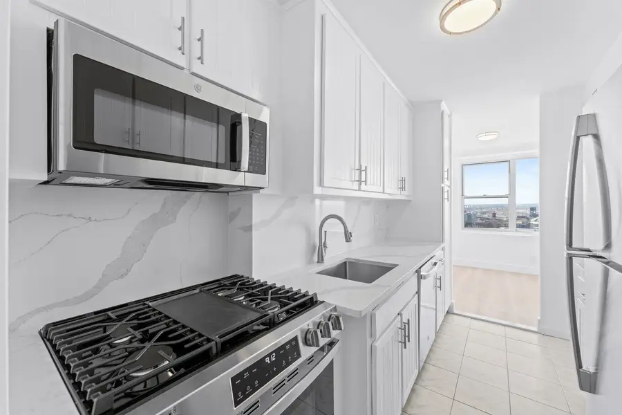 10 HURON AVE #17F, Jersey City, NJ 07306 - Image #3