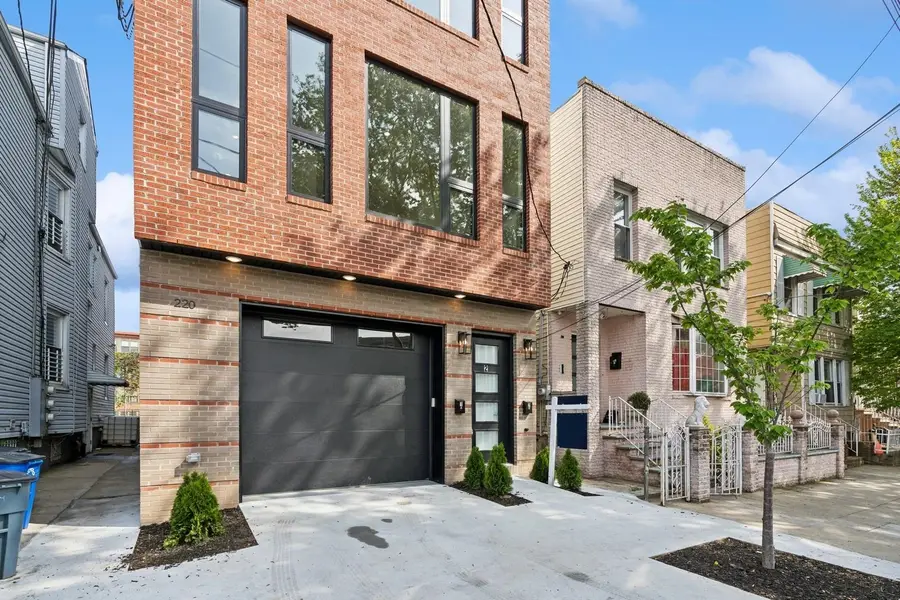 220 FREEMAN AVE, Jersey City, NJ 07306 - Image #2