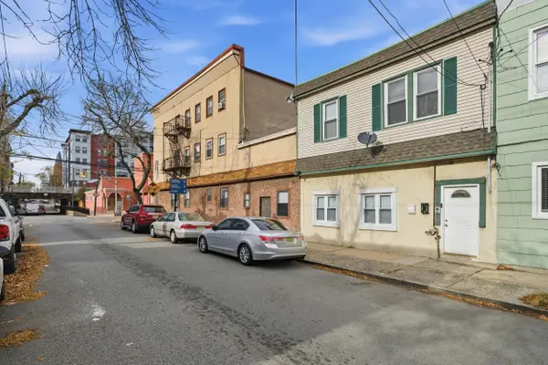 71 EAST 22ND ST, Bayonne, NJ 07002