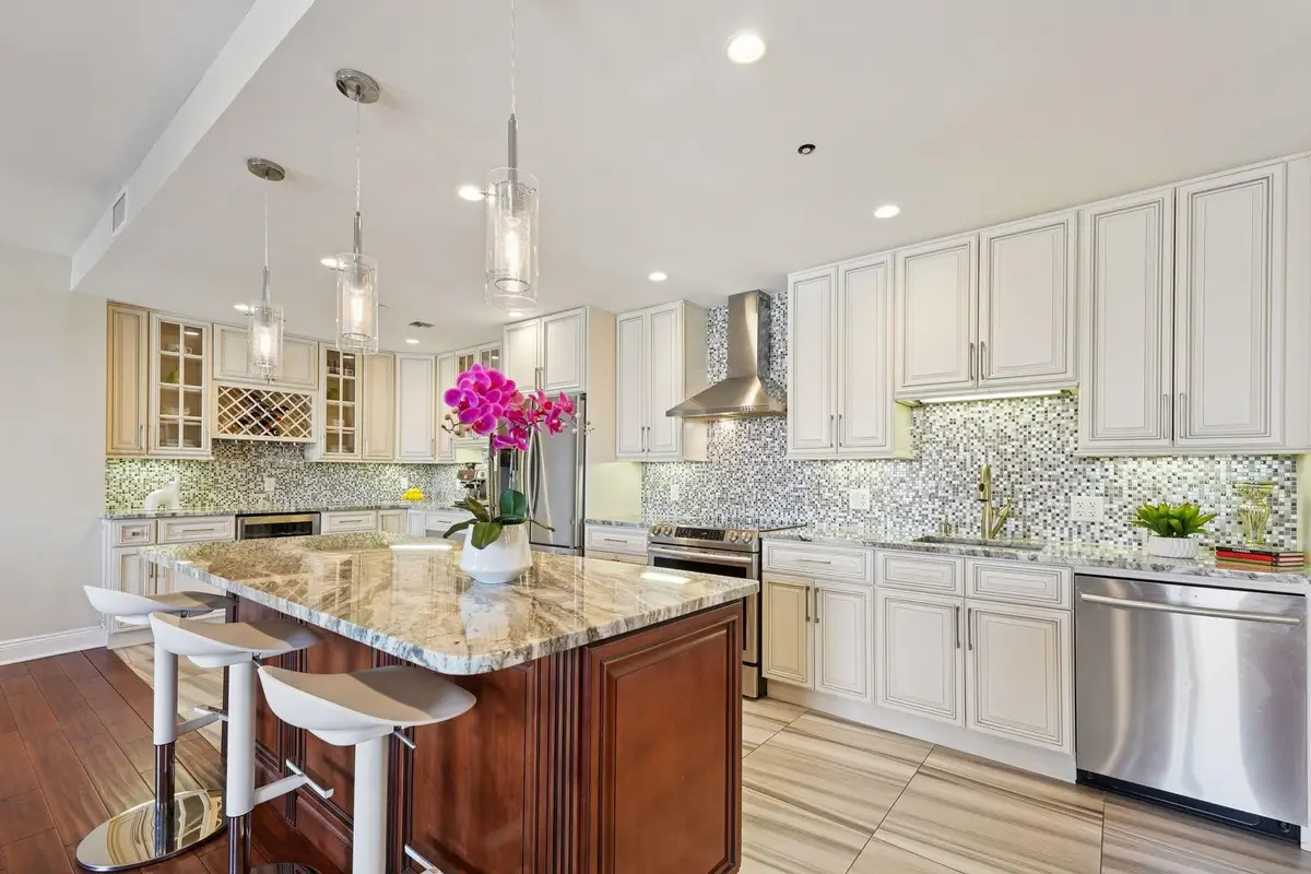 100 SHEARWATER CT EAST #56, Jersey City, NJ 07305 - Image #1