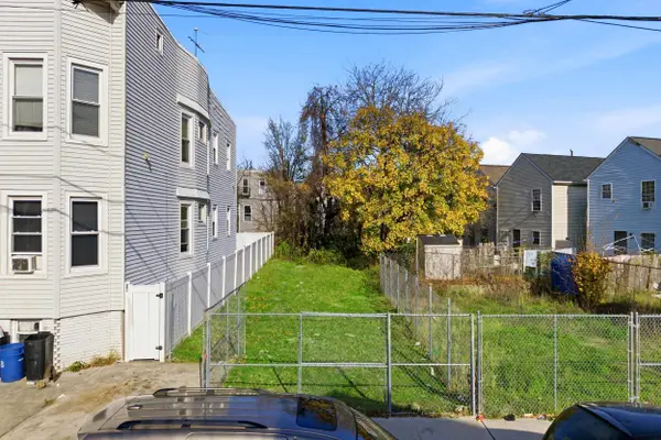 12 BOSTWICK AVE, JC, Greenville, NJ 07302