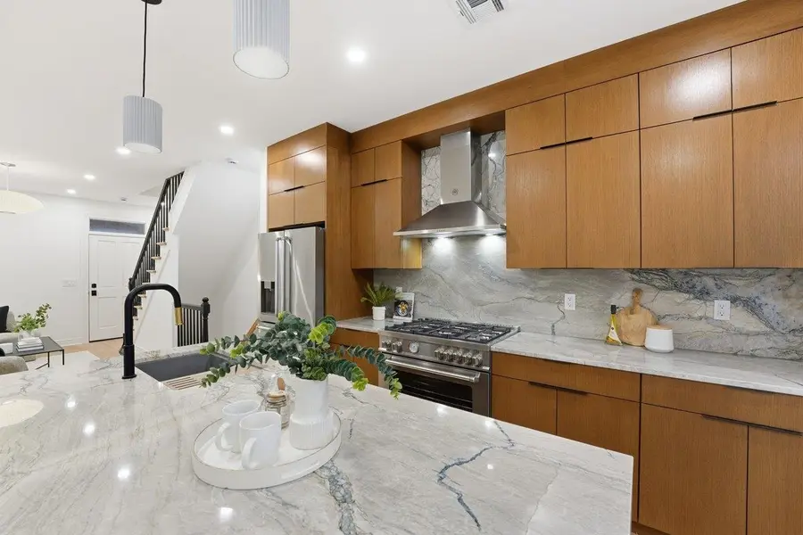 207 4TH ST, Jersey City, NJ 07302 - Image #2