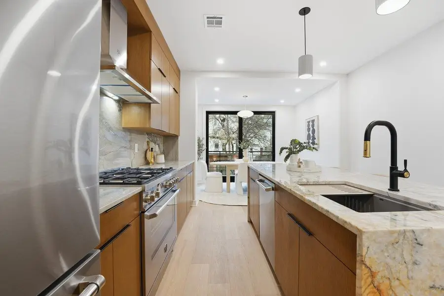 207 4TH ST, Jersey City, NJ 07302 - Image #3