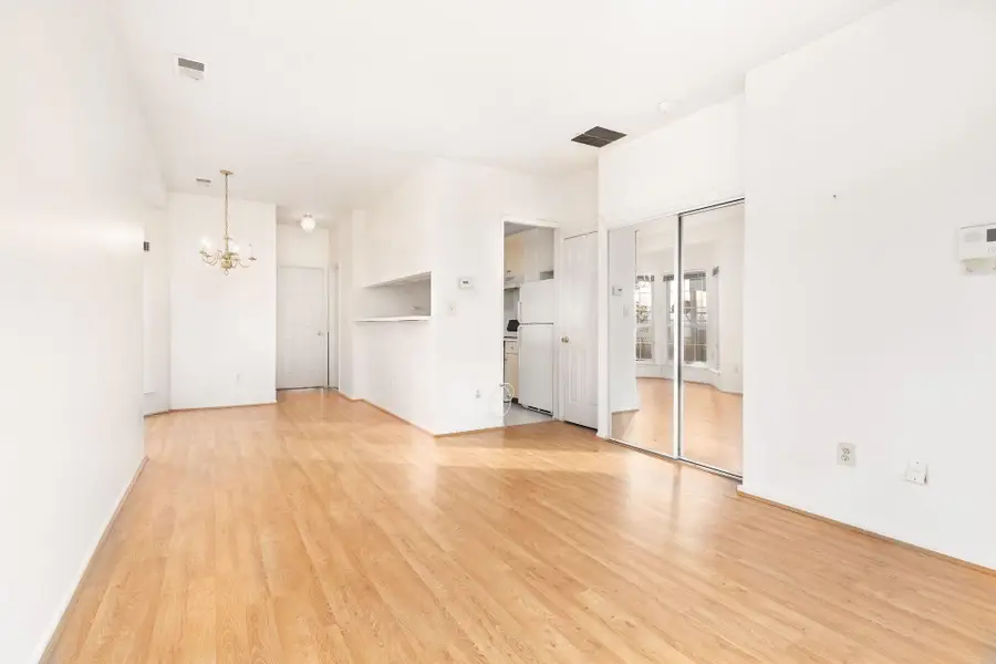 119 COTTONWOOD ST, Jersey City, NJ 07305 - Image #2