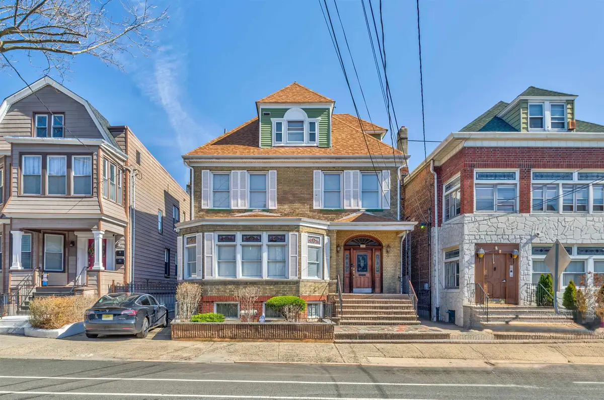 166 WEGMAN PARKWAY, Jersey City, NJ 07002 - Image #1