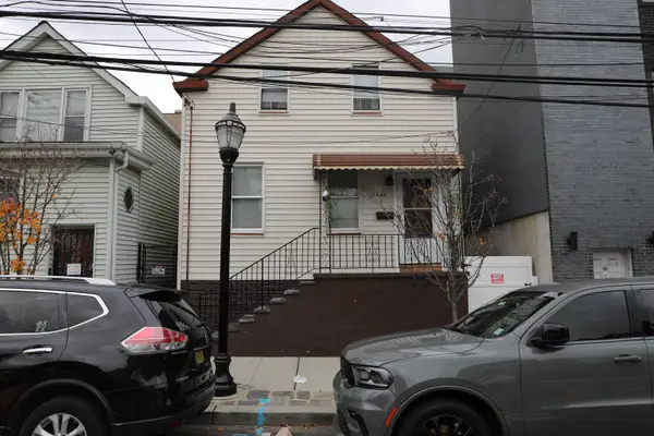 2906 CENTRAL AVE, Union City, NJ 07087