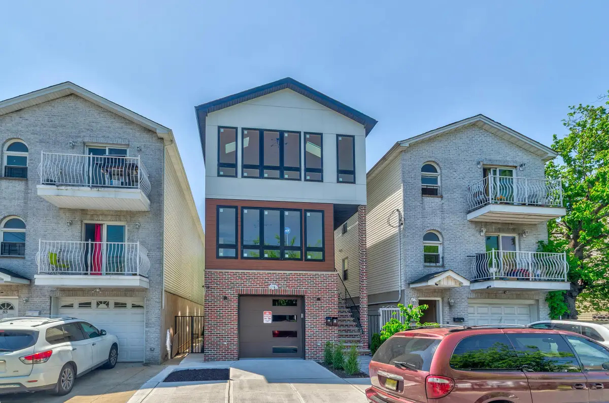 85 MYRTLE AVE #1, Jersey City, NJ 07305 - Image #1